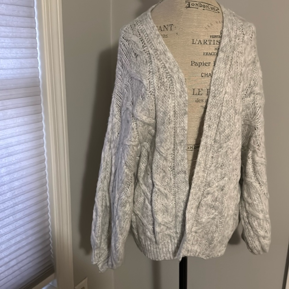 Kayla’s Armoire Cardigan Gray & White Cable Knit Open Front